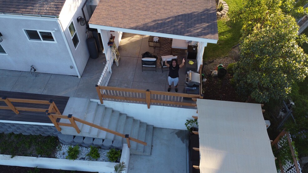 Building Photo - 545 Vista del Llano Dr