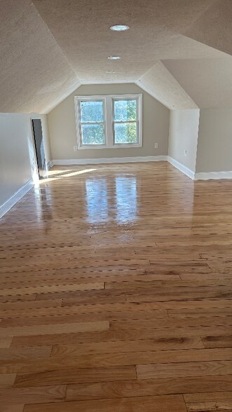 Building Photo - 603 Oakmont Dr