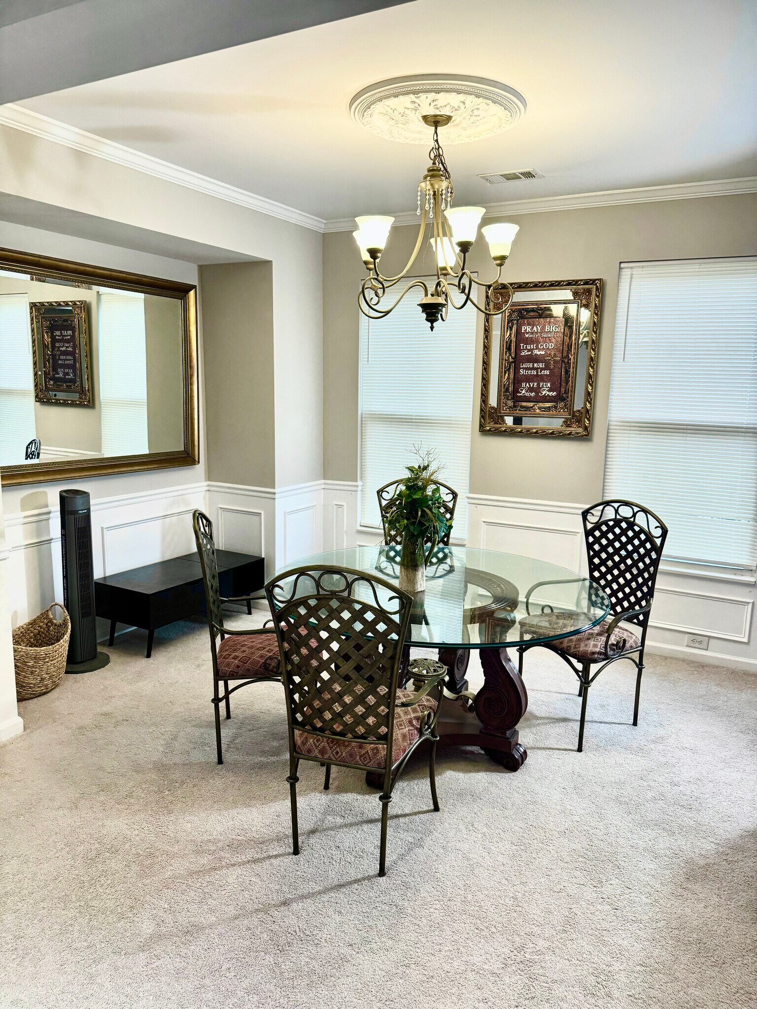 Building Photo - 410 Broadmoore Sq