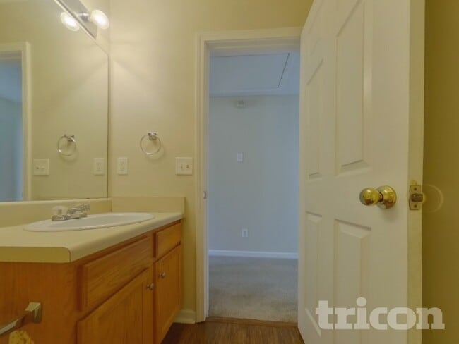 Building Photo - 20 Mattie Ln