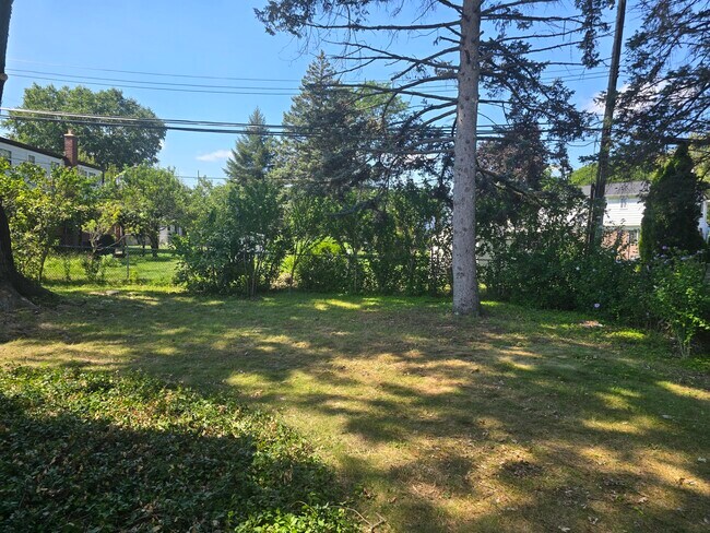 Building Photo - 15353 Huff