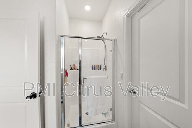 Building Photo - 34495 Agave Dr