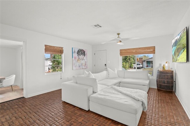 Building Photo - 1410 Osceola Ct