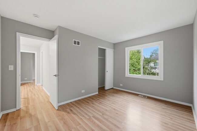 Building Photo - 5039 Chambers Dr