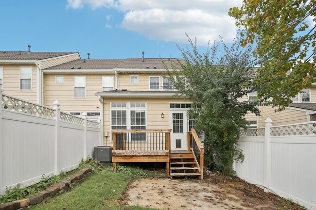 Building Photo - 7718 Porter House Dr