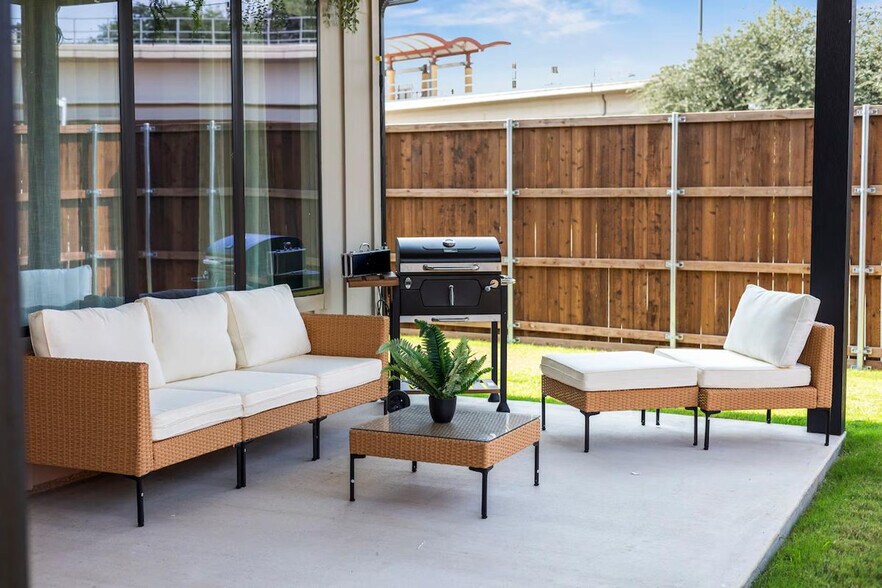 Building Photo - 2801 Cherrywood Ave