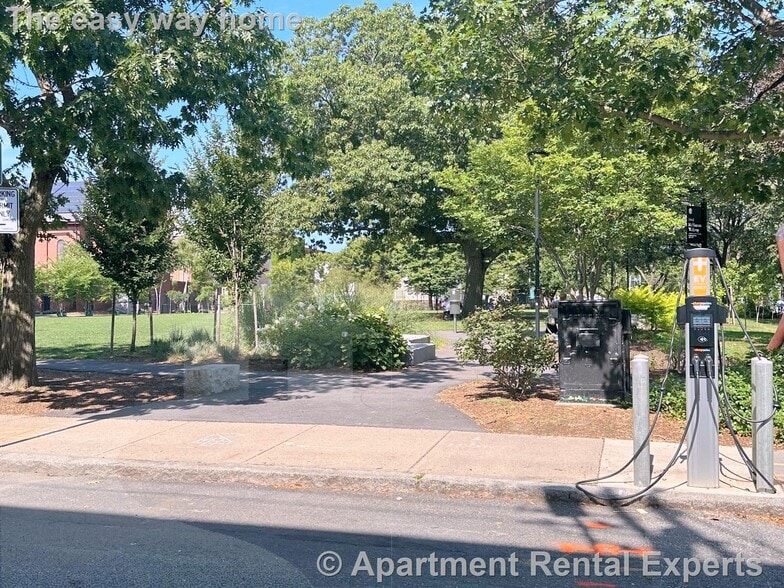 Building Photo - 172 Norfolk St