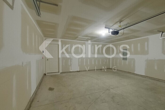 Building Photo - 2509 Upland Cir SE