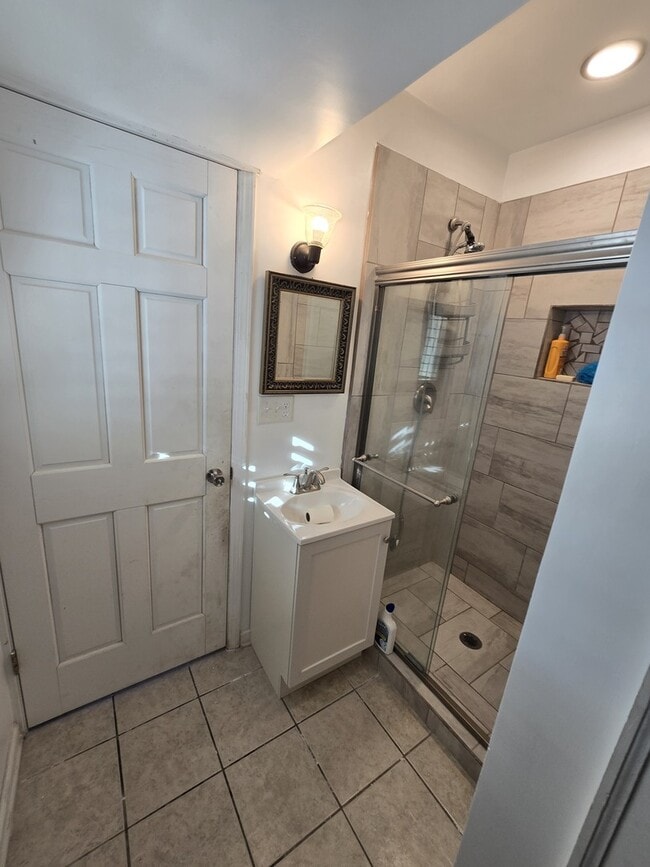 Building Photo - 310 Genoa Rd