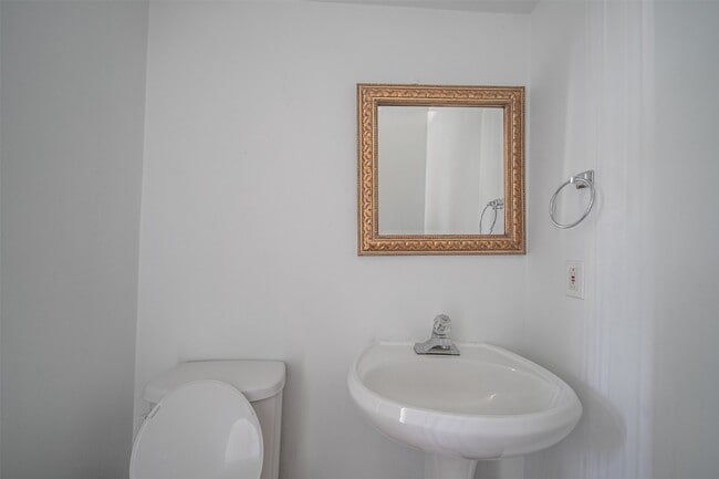 Building Photo - 9404 Denbury Way