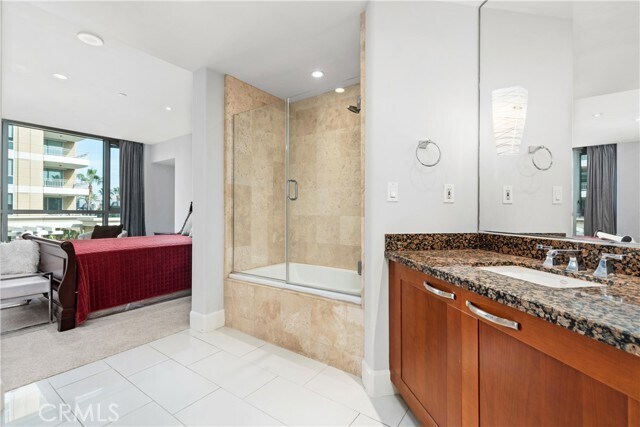 Building Photo - 5042 Scholarship