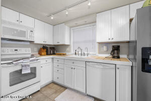 Building Photo - 1240 Turkey Creek Dr NE