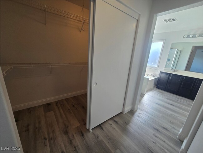 Building Photo - 9893 Canyon Peak Dr