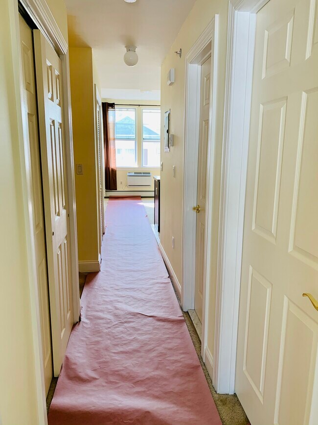 Building Photo - 104 Cove Ct