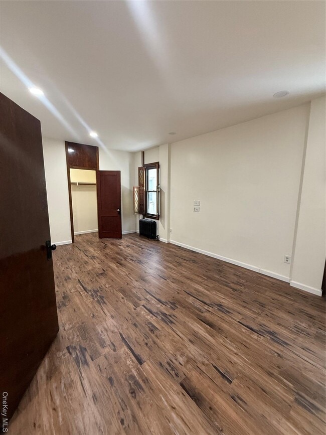 Building Photo - 173 Mansion St