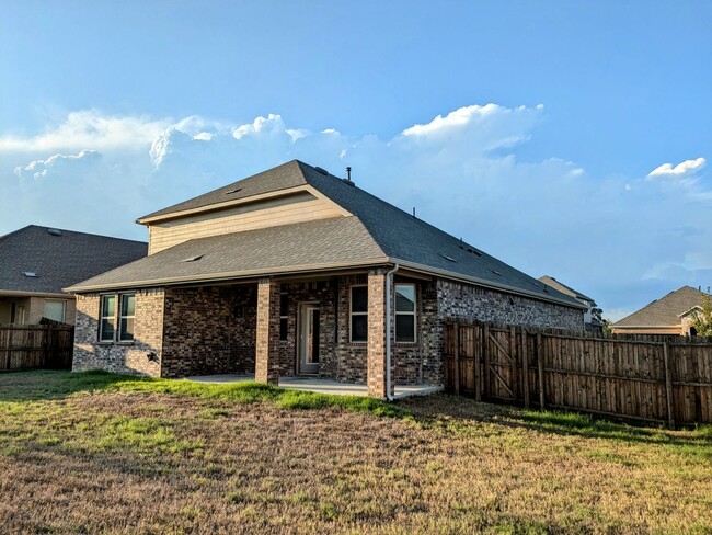 Building Photo - Modern 4-Bedroom Home in Hawks Landing, Au...