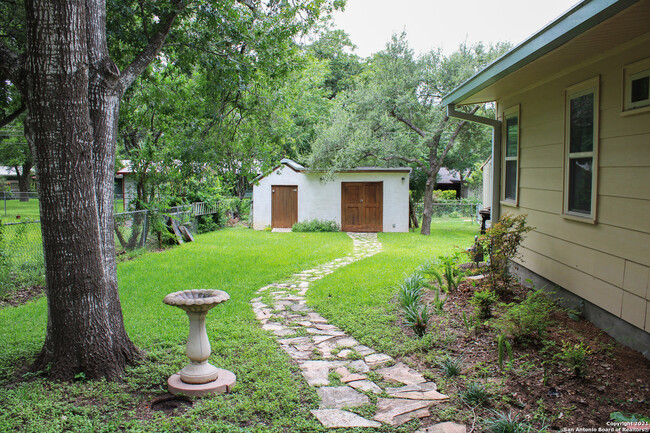 Building Photo - 539 Woodcrest Dr