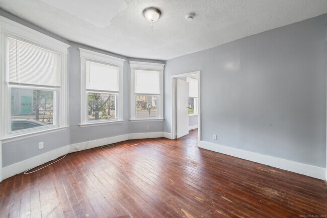 Building Photo - 705 Dixwell Ave