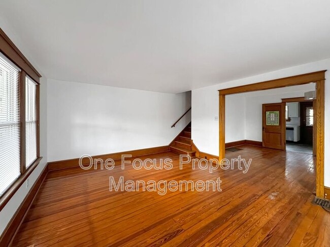 Building Photo - 1012 Louisa St