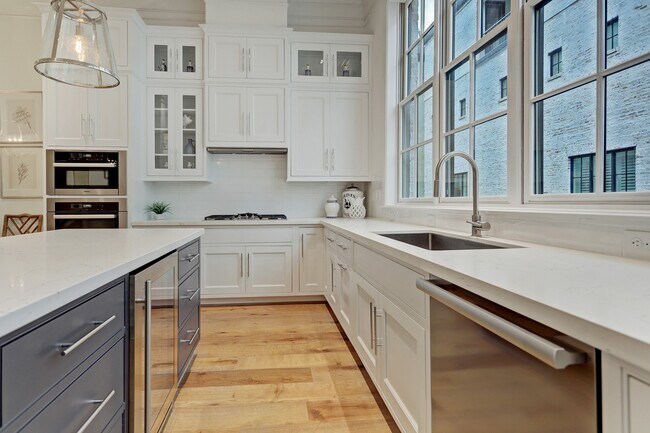 Building Photo - 1324 Wood Hollow Dr