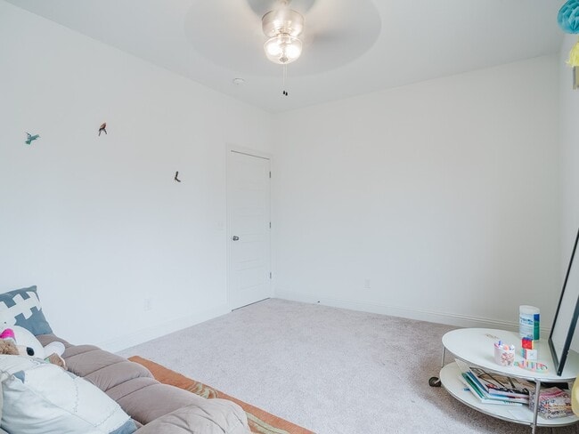 Building Photo - 5201 SW Kemptown Pl