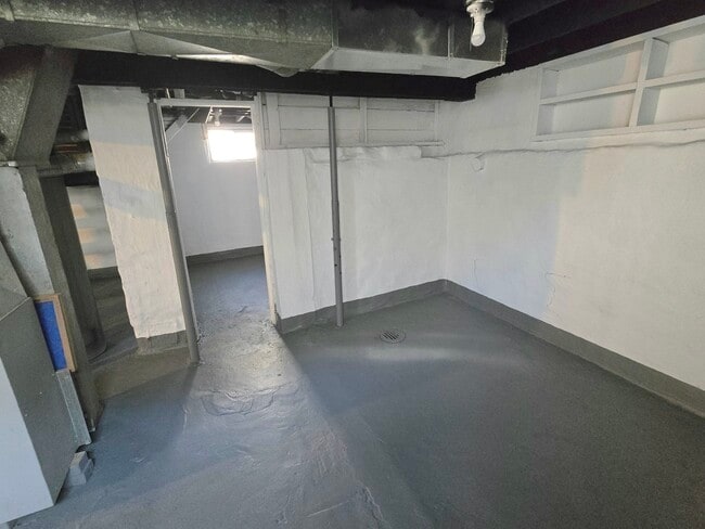 Building Photo - 328 Rosewood Ave