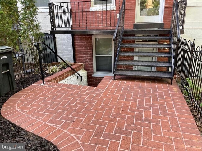 Building Photo - 449 New Jersey Ave SE