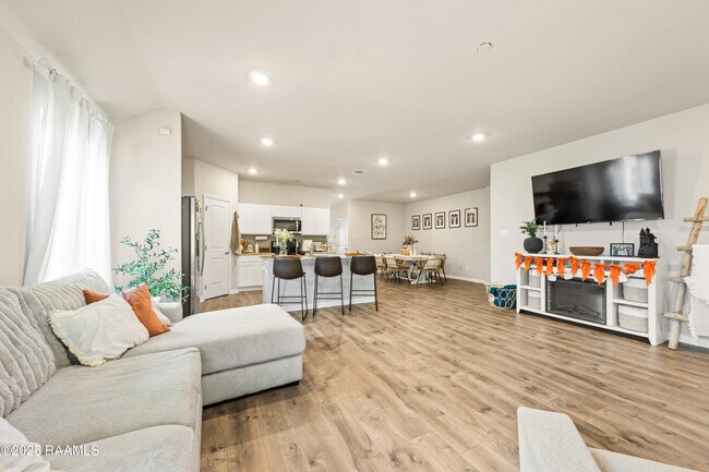 Building Photo - 205 Cane Run Ct