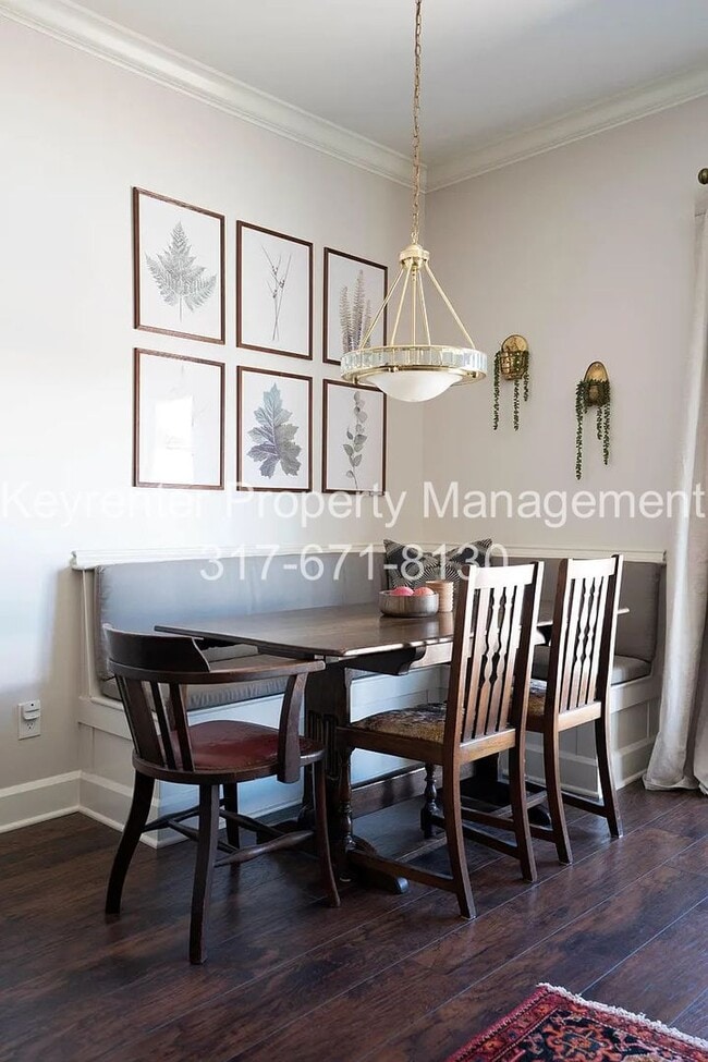 Building Photo - Modern Bungalow walking distance to Fountain Square!
