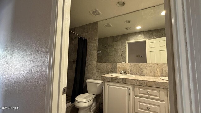 Building Photo - 4624 W Chicago St