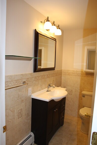 Building Photo - 46 W Main St