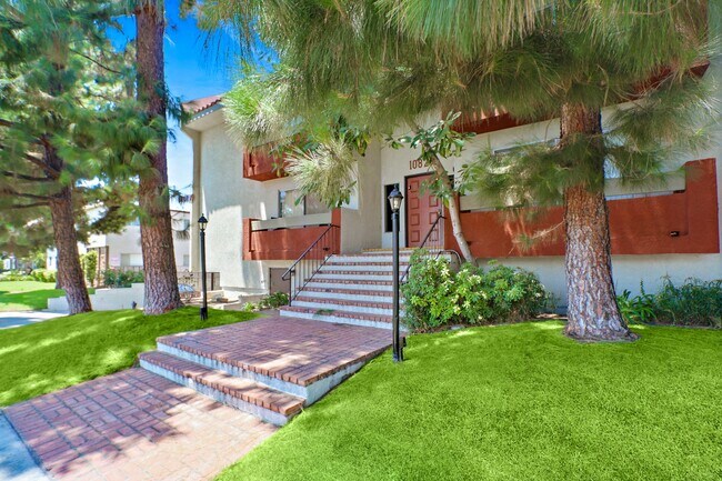 Building Photo - 10827 Morrison St