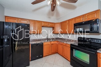Building Photo - 5946 Dewey Heights Rd