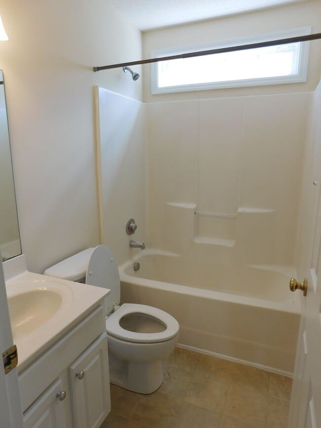 Building Photo - 113 Fairmount Way