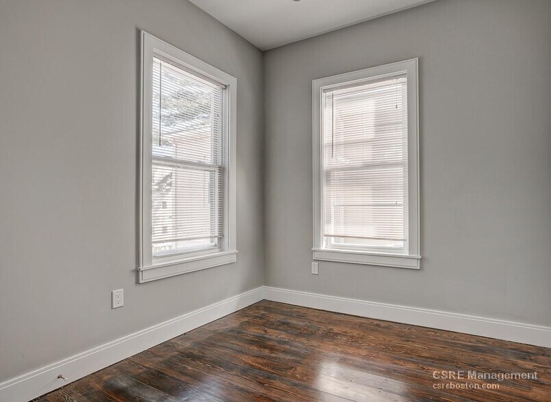 Building Photo - 147 Boston St