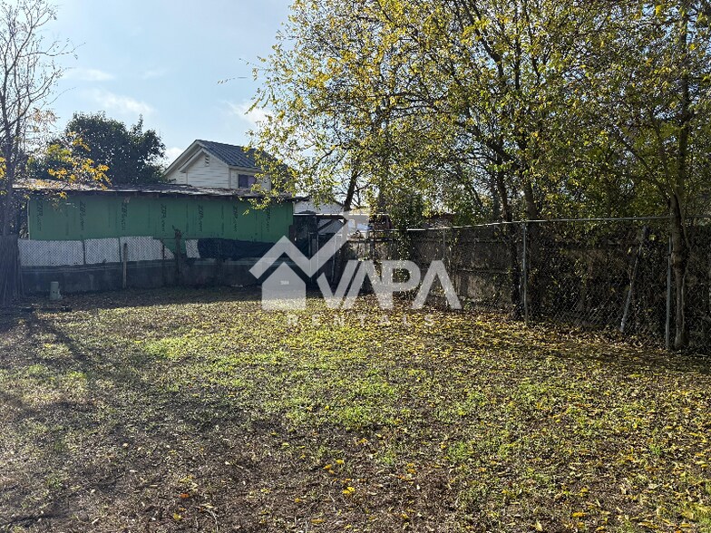 Building Photo - 4210 Sunrise Creek Dr