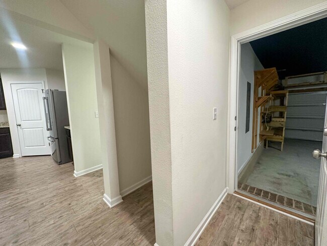 Building Photo - 733 Widgeon Wy