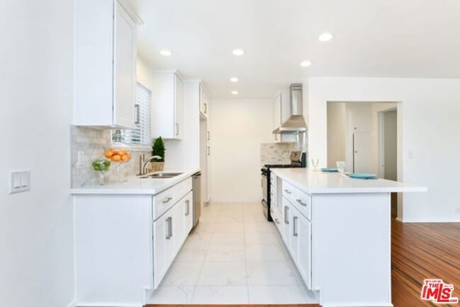 Building Photo - 1789 Atchison St