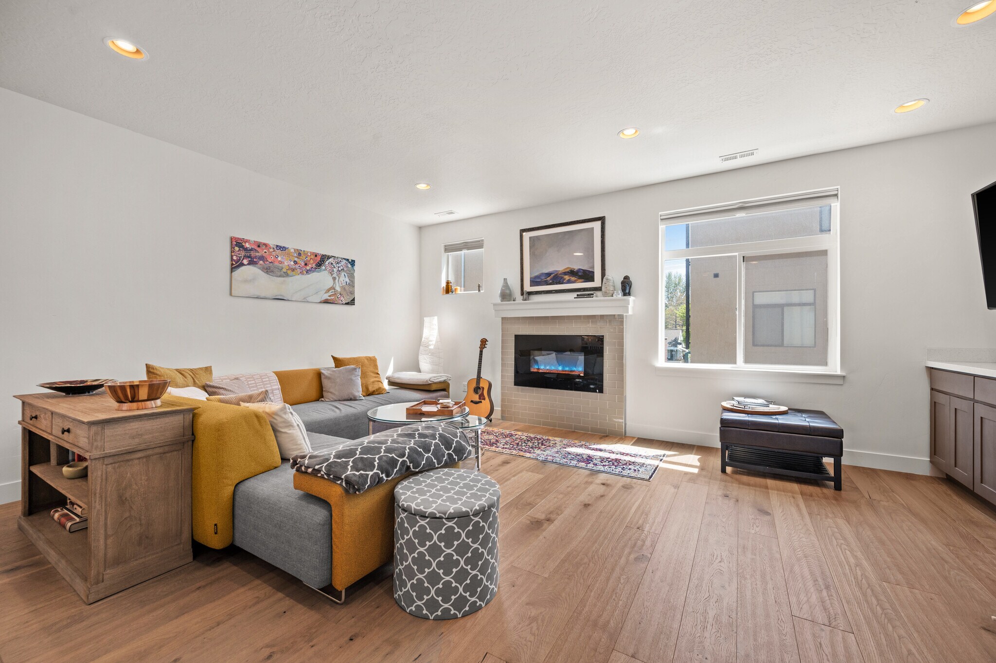 Living Room Space - 1421 E Komenda Way