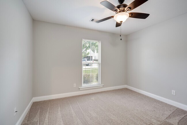 Building Photo - 812 Paisley Lane