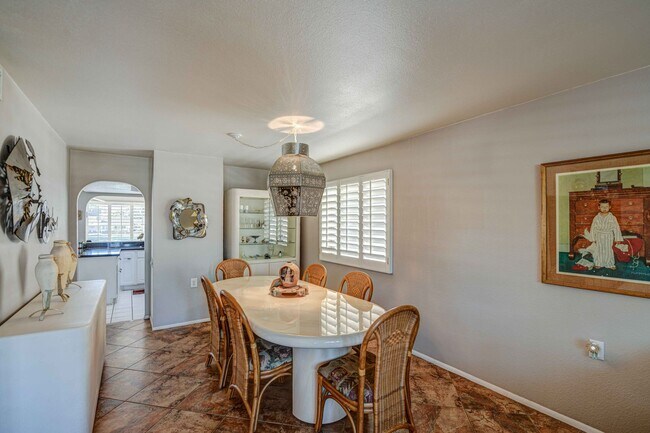 Building Photo - Amazing Golf Course Views in Leisure World a 45+ Active Adult Resort Community.  Available June t...