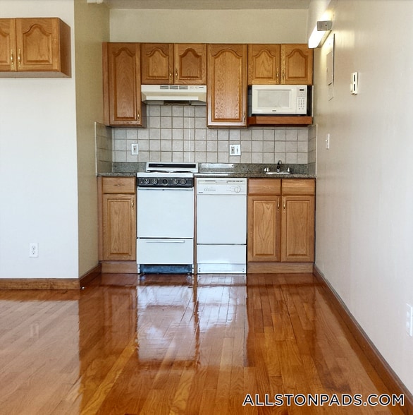 Building Photo - 1110 Commonwealth Ave