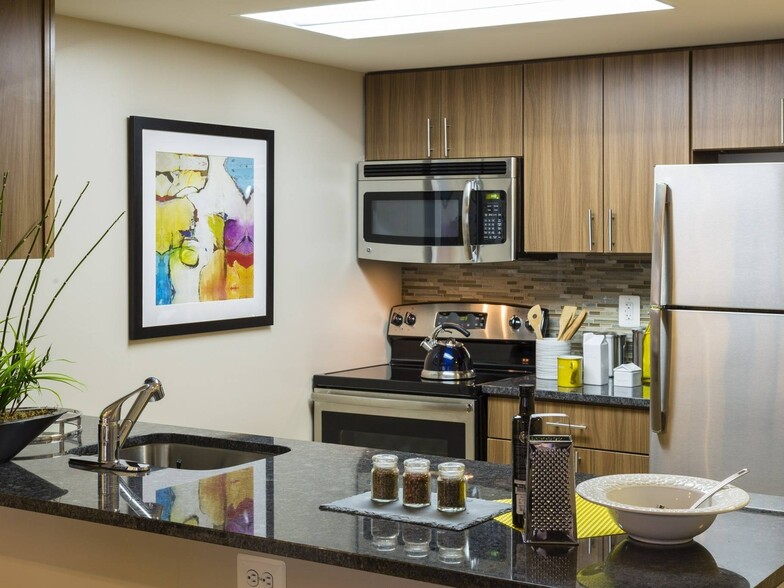 Beautiful Kitchens with Updated Features - Meridian at Courthouse Commons