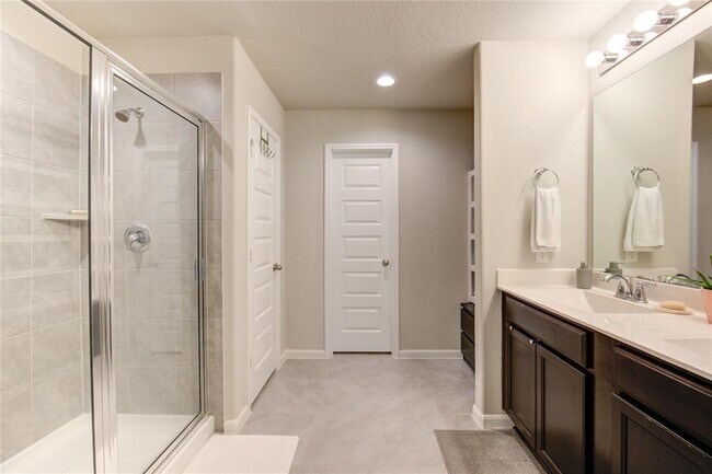 Building Photo - 9623 Japonica Dr