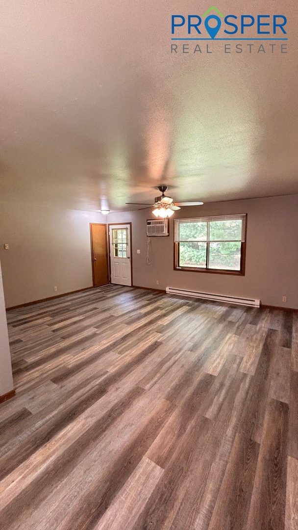 Building Photo - 2427 New Pine Dr