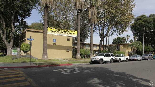 Primary Photo - Glen Forest Apartments