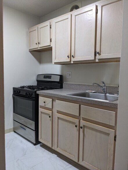 Building Photo - 124 W 117th St