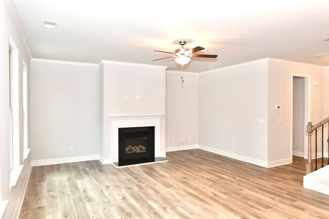 Building Photo - 229 Hellen Vly Dr