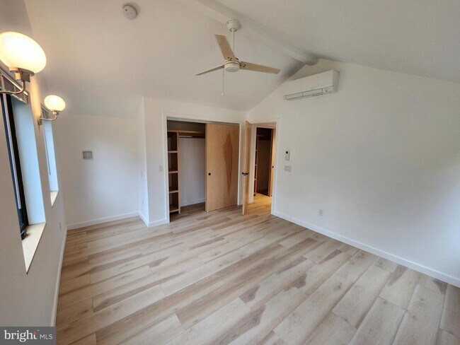 Building Photo - 1048 Prospect St