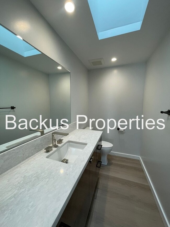 Building Photo - Wonderful three bedroom home with great views